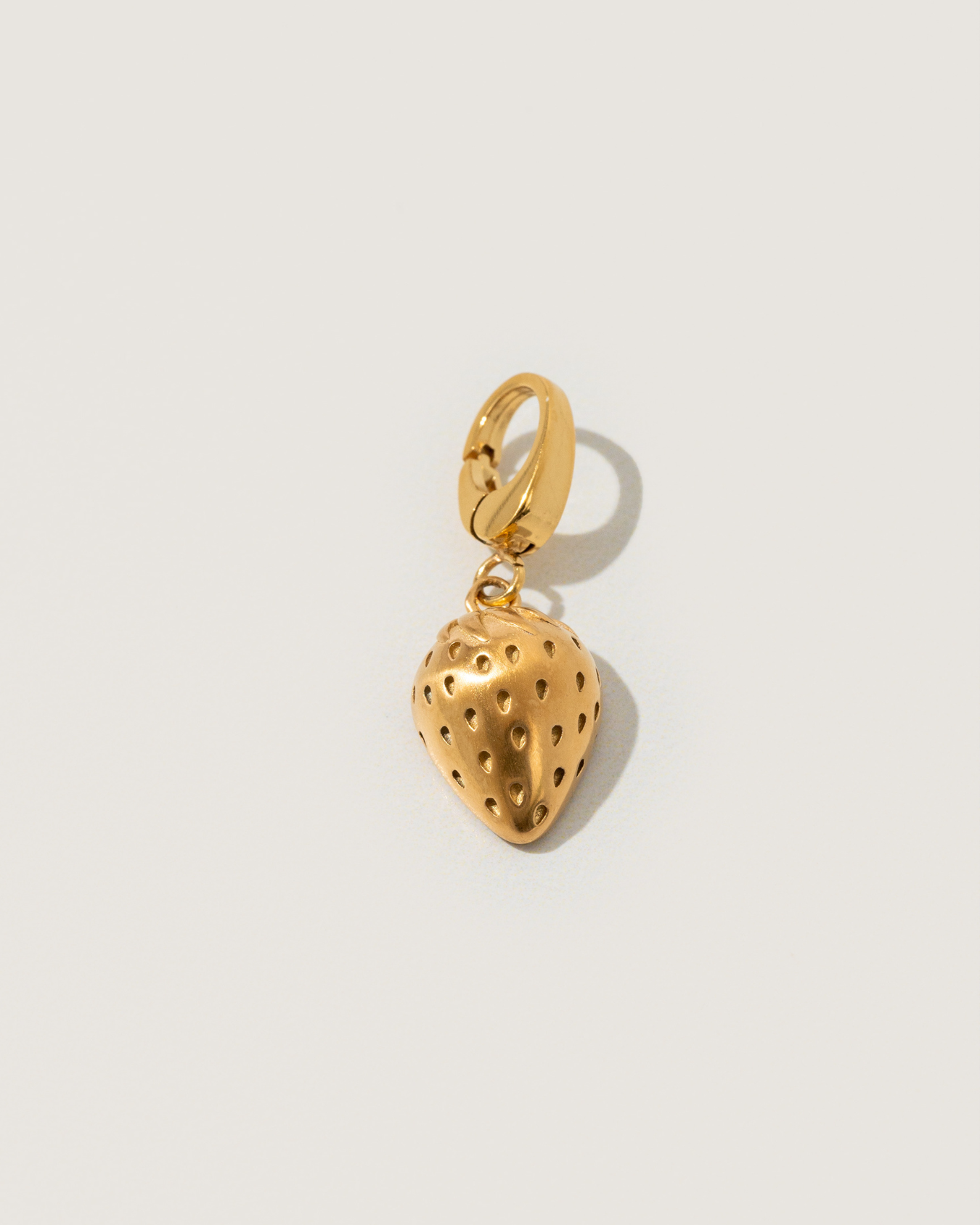 Pendentif strawberry charm