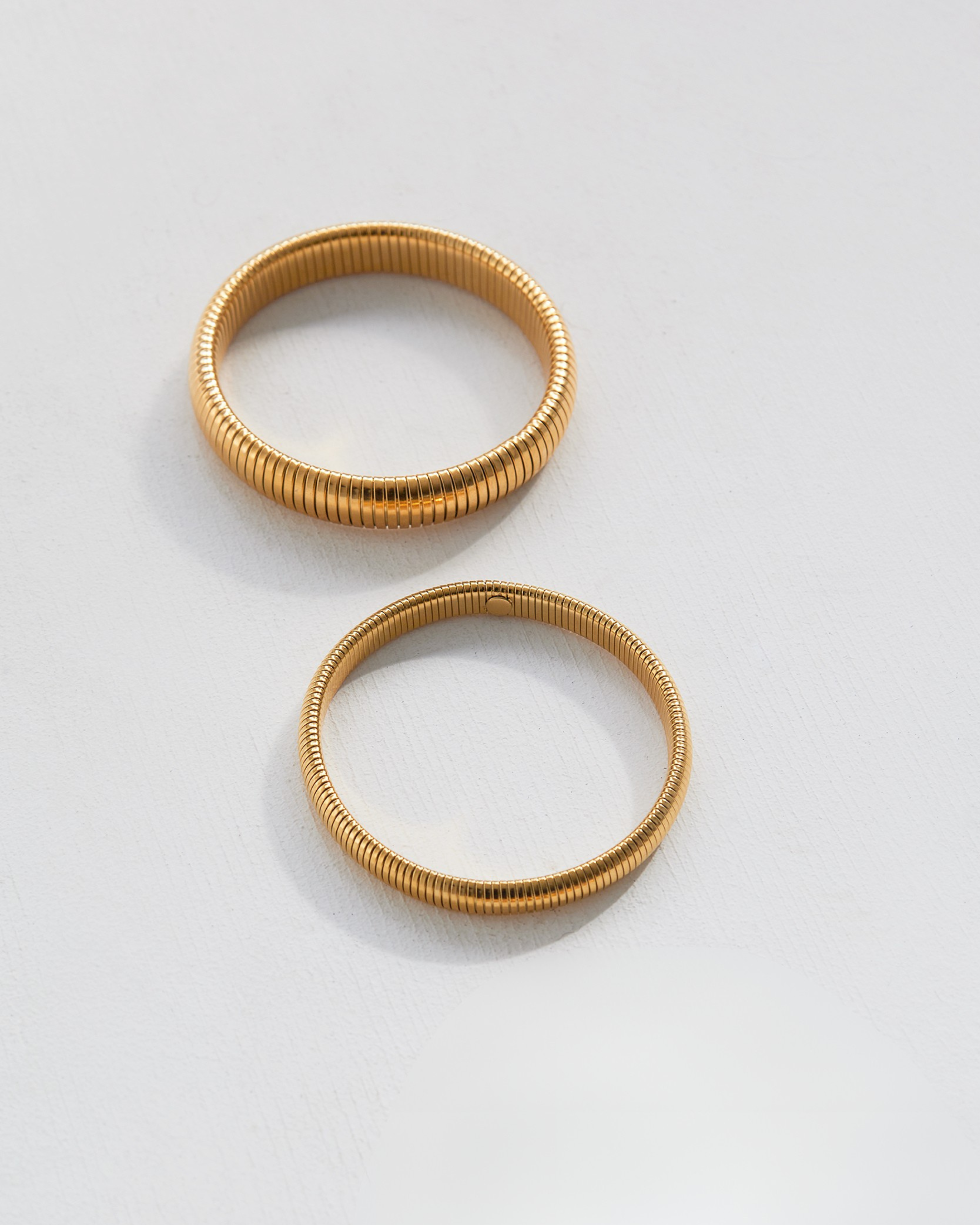 Ribbed bangle bracelet